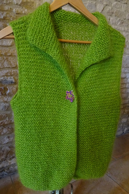 Gilet vert, Femme